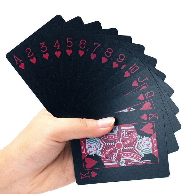 1 jeu de cartes magiques PVC imperm¨¦ables rouges et noires - design vibrant, id¨¦al pour les soir¨¦es jeux et le plaisir en famille