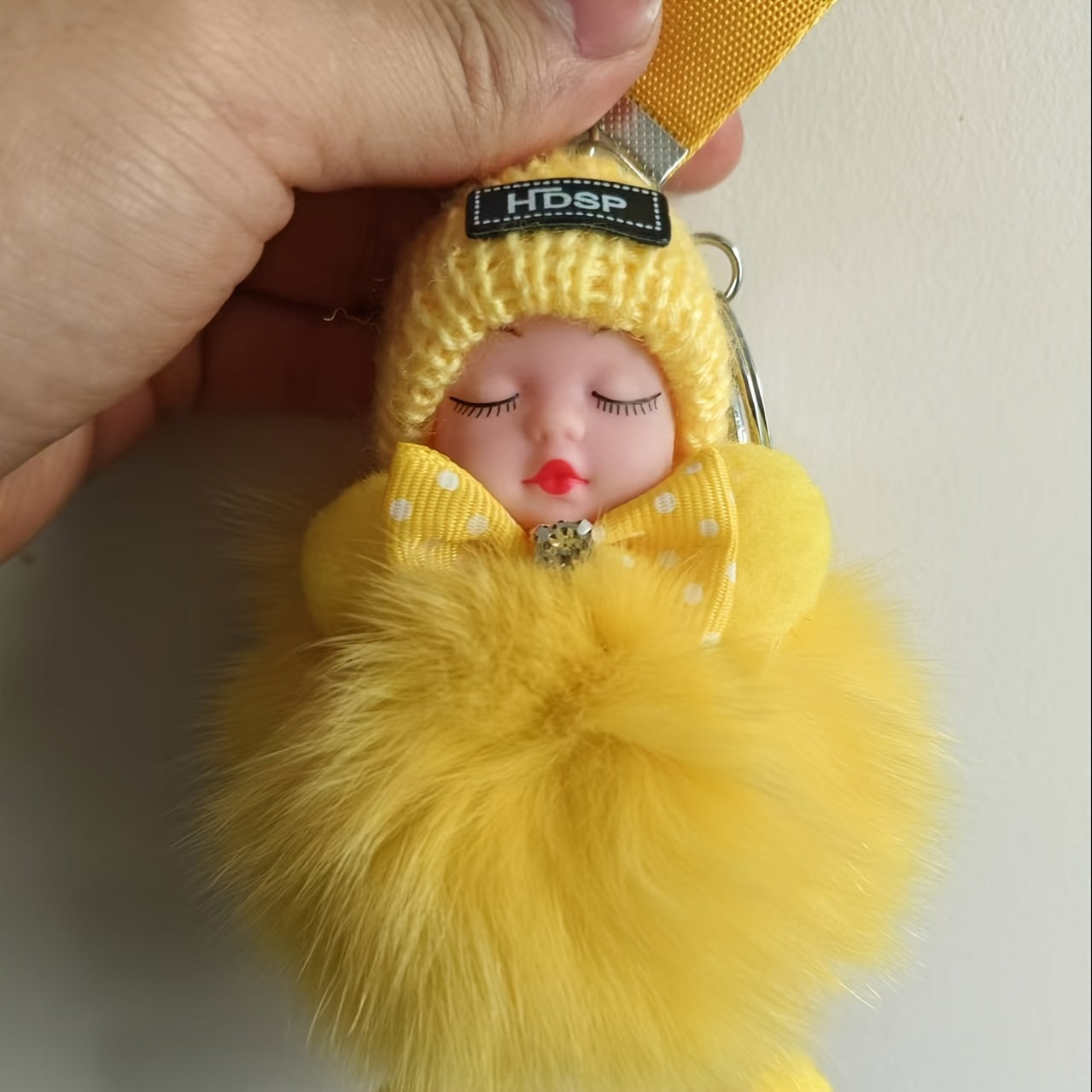 Adorable peluche, peut d¨¦corer votre voiture, coiffeuse, sac d'¨¦cole, sac ¨¤ main, cartable. C'est un magnifique porte-cl¨¦s, offert ¨¤ des amis comme cadeau pour la Saint-Valentin, No?l, Paques