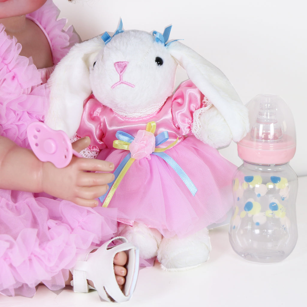 Poup¨¦e Reborn de 22 pouces - Mouvement joyeux avec un visage peint 3D, un corps en vinyle souple et des cheveux racin¨¦s, accompagn¨¦ d'un petit lapin en peluche, parfait pour des cadeaux de No?l, d'Halloween ou de Thanksgiving.